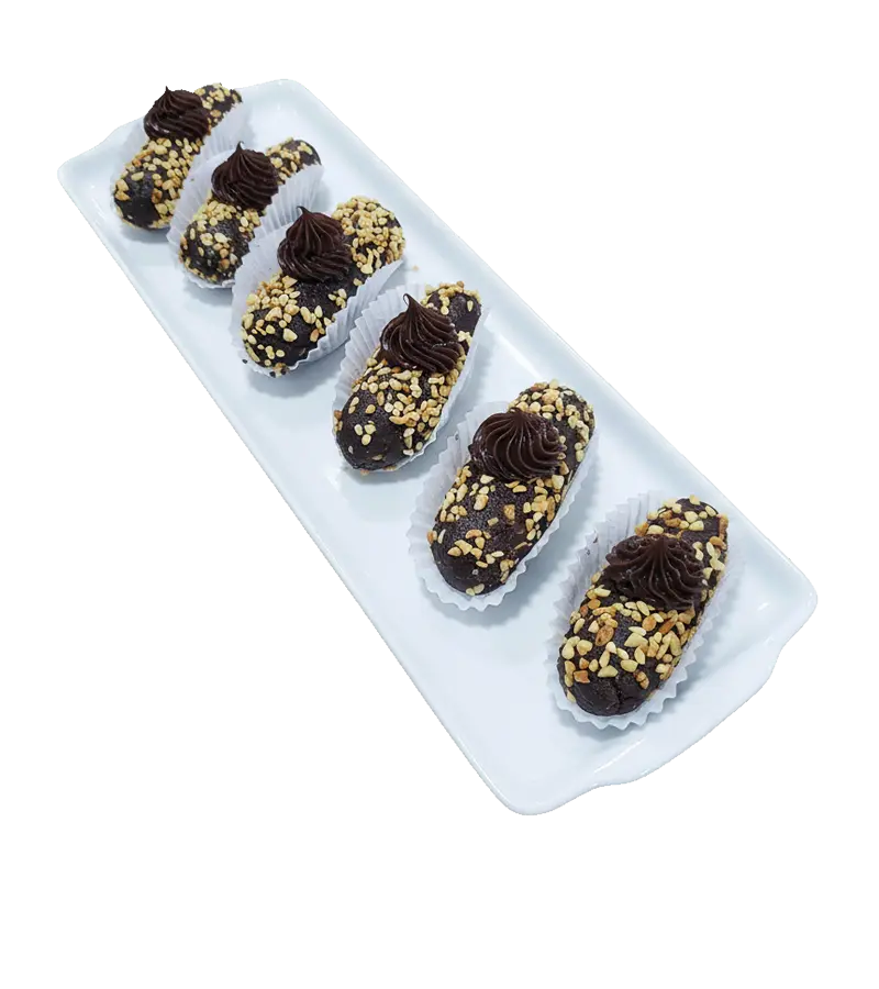 brigadeiro-comprido-castanhas Cupcake Comprido com Flocos de Amendoim - Imagem 1